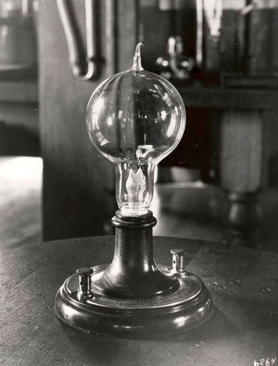 Лампа накаливания, усовершенствованная Эдисоном